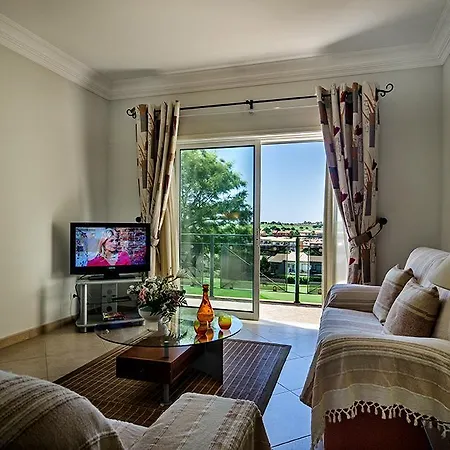 Luz Casas- 44 Fairview Village Boavista *