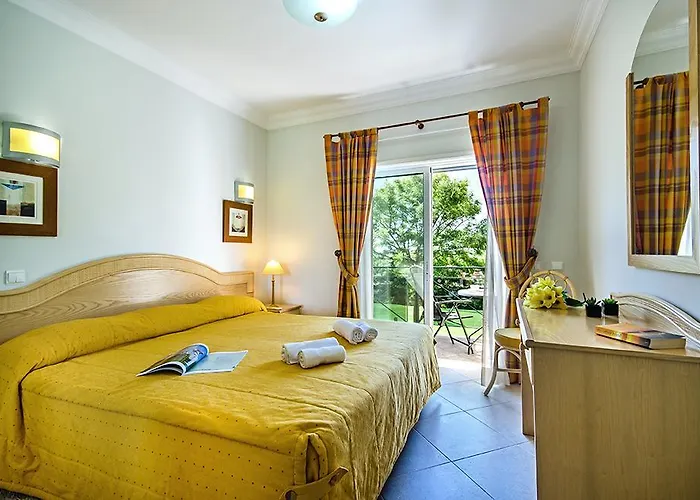 Luz Casas- 44 Fairview Village Boavista 公寓 *