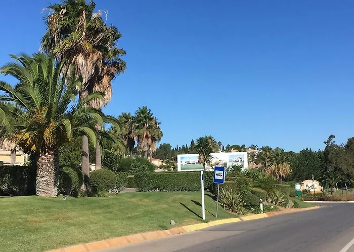 Luz Casas- 44 Fairview Village Boavista 公寓
